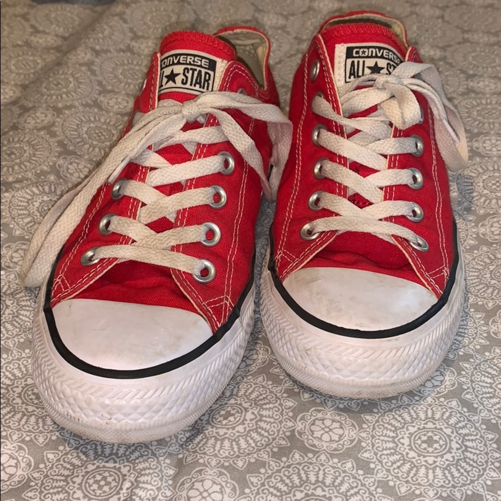 Red low top converse